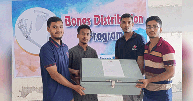 খুলনা মেডিকেলে রেড নিউক্লিয়াস অ্যাসোসিয়েশনের উদ্যোগে মানব কঙ্কাল বিতরণ